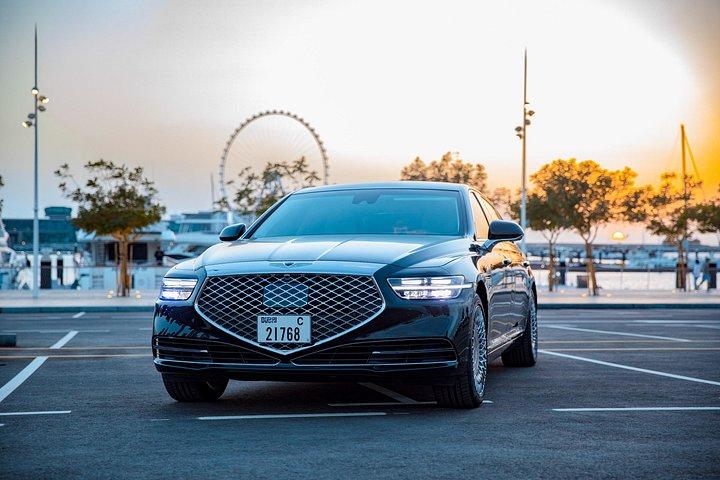 Transfert privé à Dubaï en limousine GENESIS