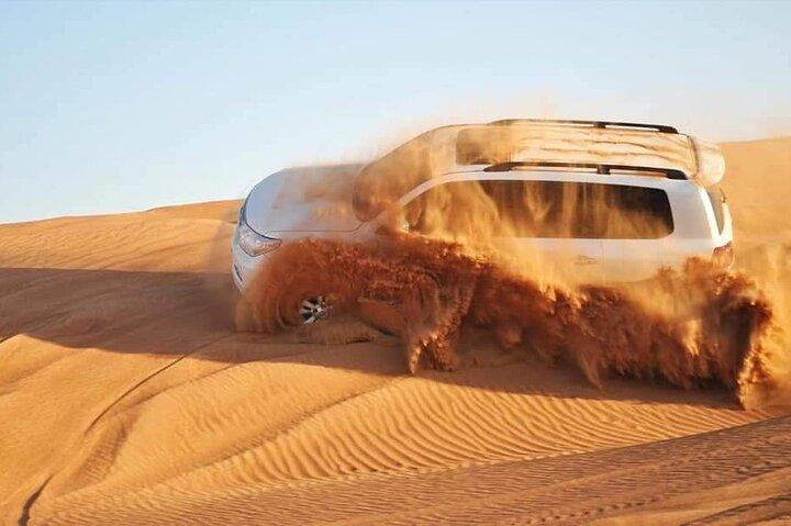 Safari dans le désert des dunes rouges de Lahabab avec quad
