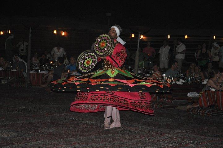 Safari dans le désert avec dîner barbecue_Danseuse de Tannoura