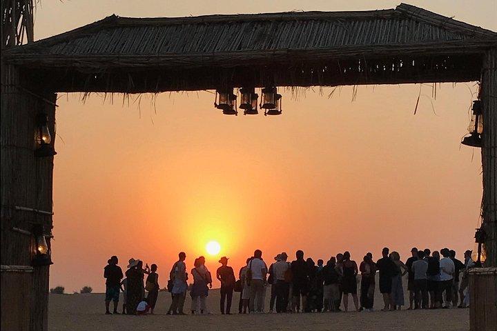Safari dans le désert avec dîner barbecue_Coucher de soleil en groupe