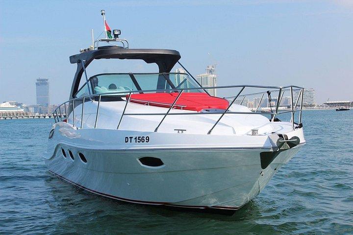 Excursion en yacht dans la marina de Dubaï