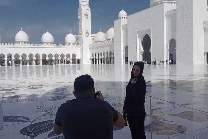 Depuis les hôtels d'Abu Dhabi Private Abu-Dhabi 8 heures avec voiture et chauffeur