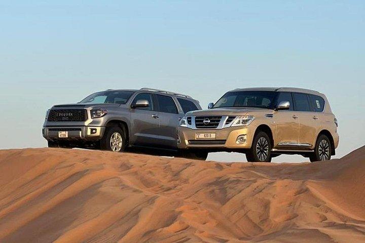 Nos chauffeurs agréés et expérimentés vous emmèneront dans le désert pour un passionnant Desert Safari Dune Bashing Ride.