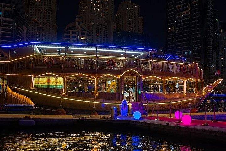 Dîner-croisière en boutre en soirée à Dubaï