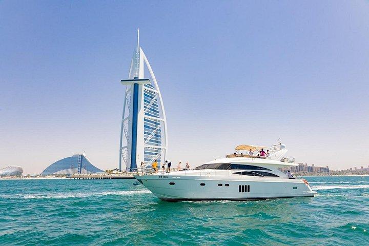 Marina de Dubaï Excursion en yacht partagée : Petit-déjeuner ou barbecue et vues emblématiques