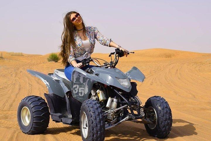 Safari matinal dans le désert avec quad