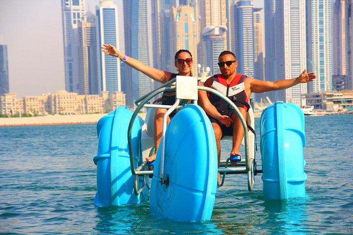 Vélo aquatique à The Palm Dubai