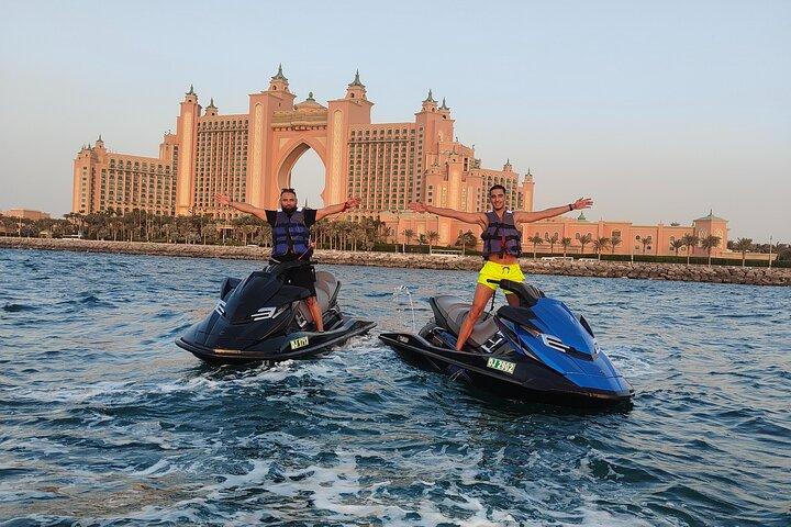 Jet ski au coeur de Jumeirah Beach