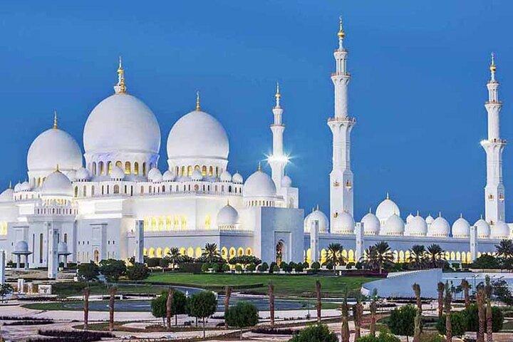 Excursion privée d'une journée complète à Abu Dhabi avec guide et carte d'entrée à la mosquée