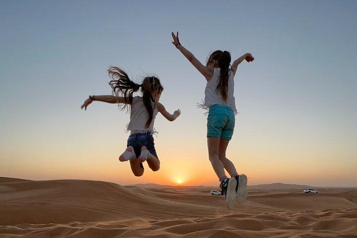 Expérience familiale dans le désert de Red Dune à Dubaï