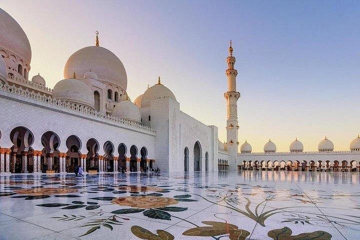 Visite de la ville d'Abu Dhabi avec voiture privée
