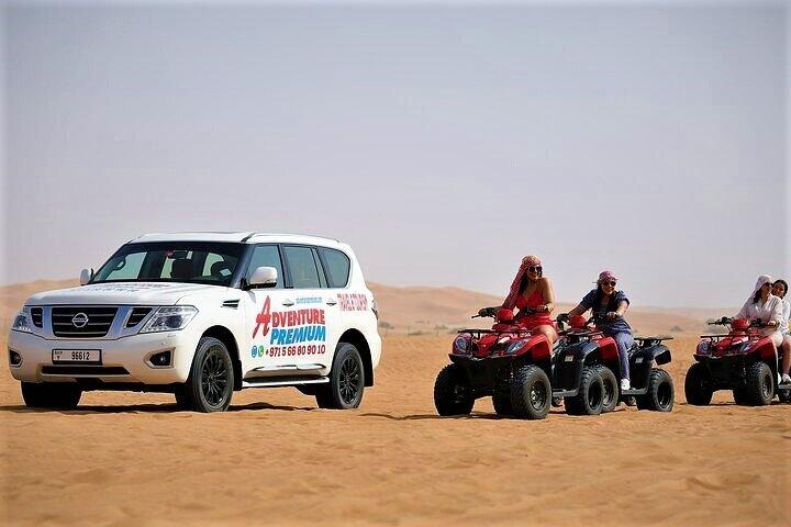Safari dans le désert de Dubaï avec quad, balade dans les dunes, balade à dos de chameau, embarquement sur le sable et barbecue