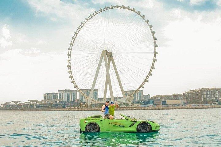 Expérience en voiture à réaction à Dubaï avec transferts en option