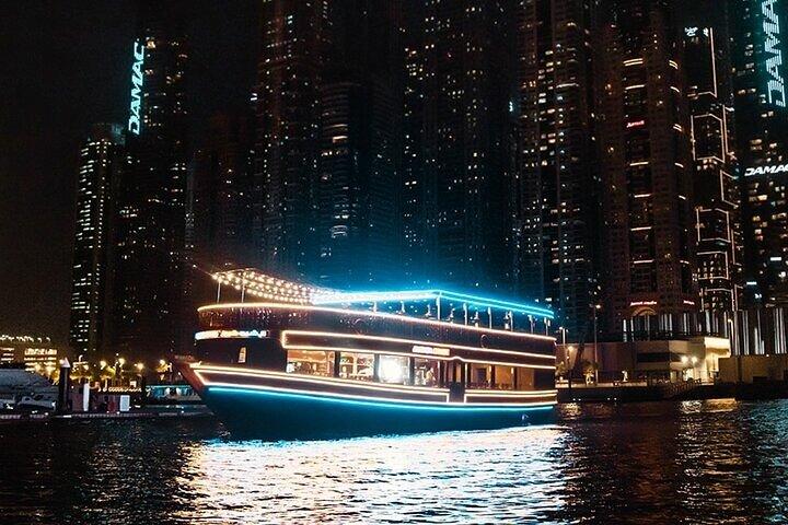 Marina de Dubaï : croisière-dîner en boutre de 2 heures avec transferts