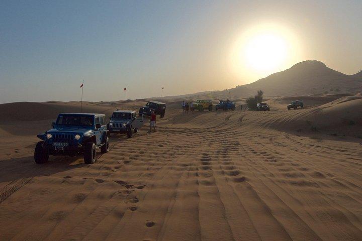 Excursion de 2 ou 3 jours au volant d'un 4x4 sans chauffeur dans le désert et aventure en camping au départ de Dubaï