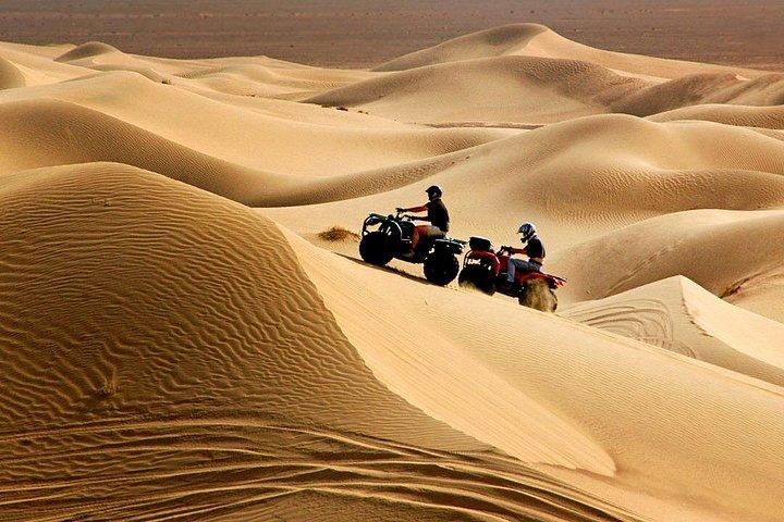Activité de quad safari dans le désert avec dîner à Dubaï