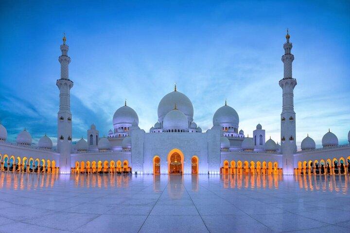 Visite touristique 5 * d'Abu Dhabi avec voiture privée 4X4