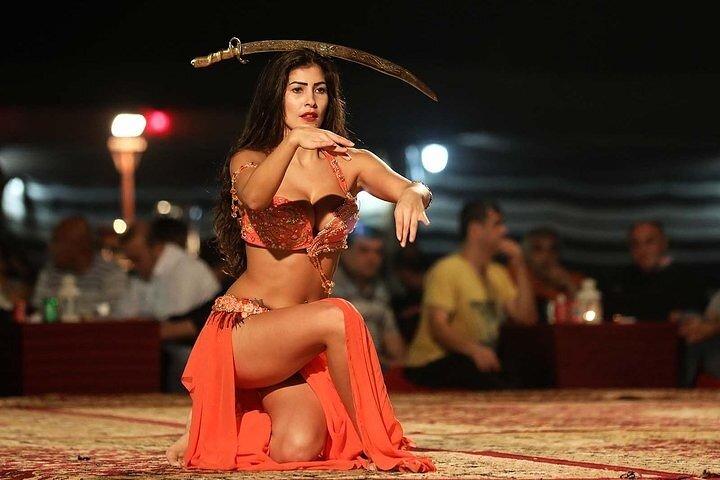 Expérience safari dans le désert en soirée avec dîner barbecue à Dubaï