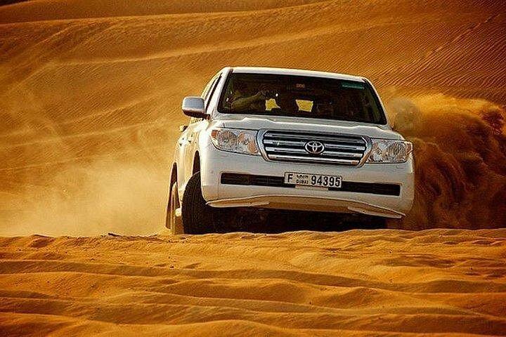 Safari privé dans le désert le matin en véhicule 4x4 jusqu'à 6 personnes