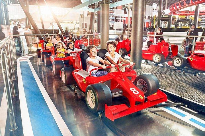 Ferrari World Abu Dhabi, billet d'entrée