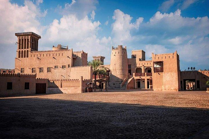 Visite privée de 6 Emirates au départ de Dubaï en une journée