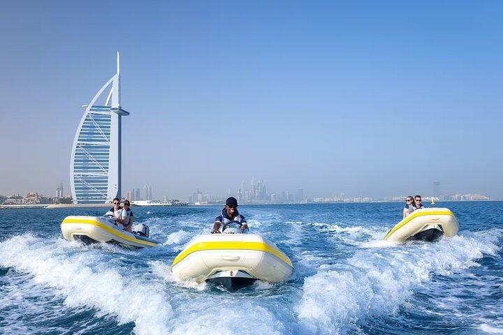 Expérience Dubai Boat Tour - Capitaine votre propre bateau