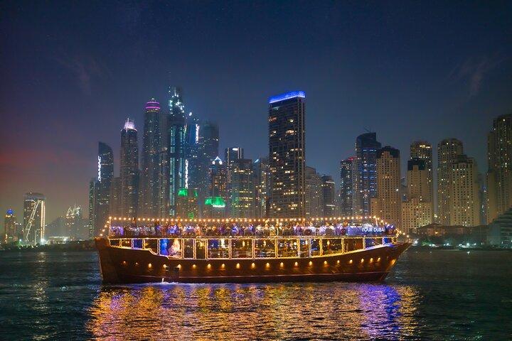 Dubai Marina: Dîner croisière de luxe avec transfert d'hôtel