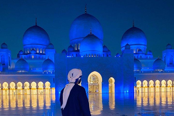 Visite guidée privée d'une demi-journée de la mosquée magique d'Abu Dhabi