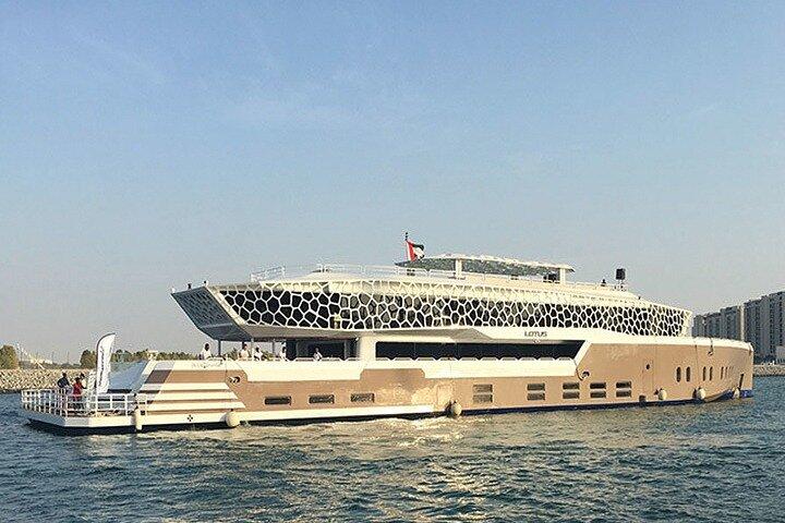 Dîner-croisière de luxe en méga yacht 7 étoiles avec buffet international