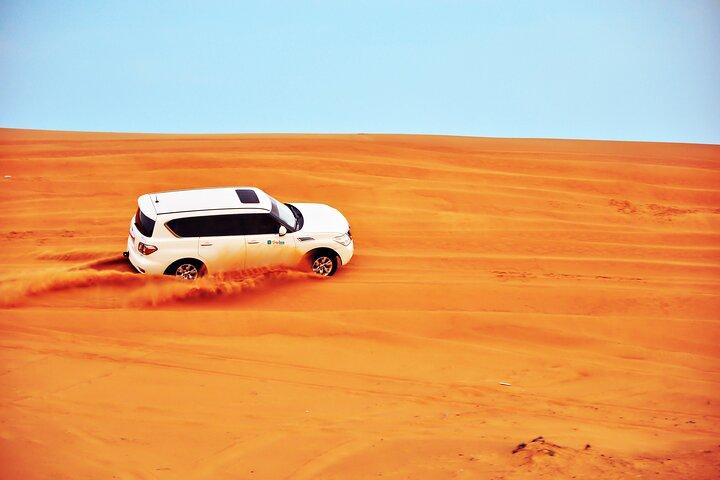 Safari VIP dans le désert et Dune Bashing avec barbecue en direct 5*