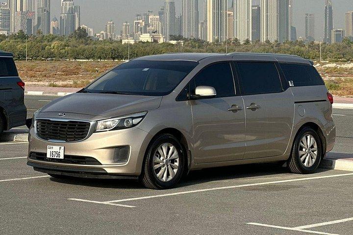 Transfert privé d'une journée complète depuis/vers Dubaï avec chauffeur.