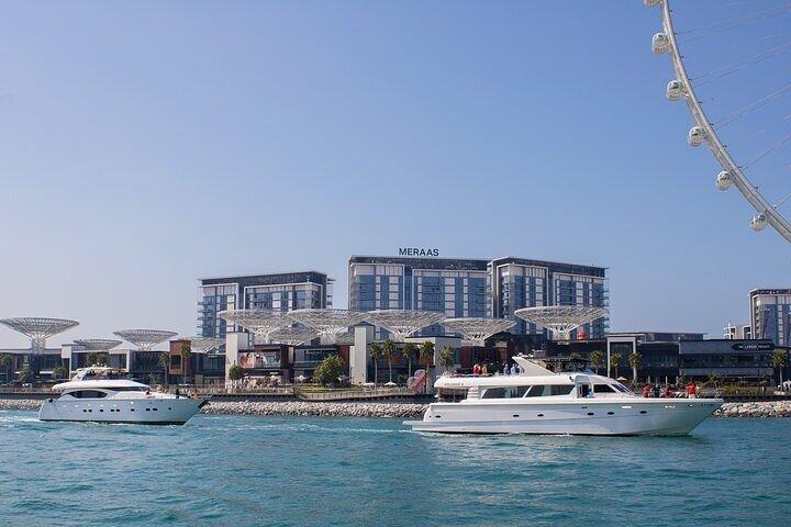 Marina de Dubaï Profitez d'un yacht de luxe avec petit-déjeuner