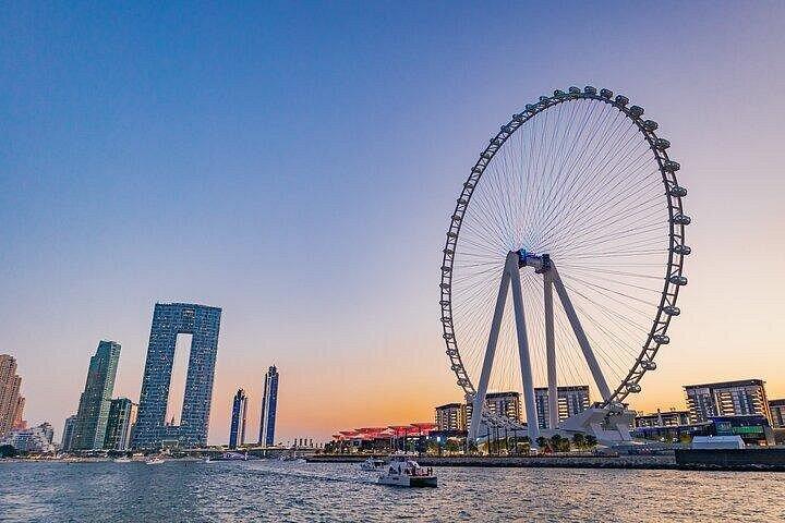 Petit-déjeuner sur un incroyable yacht de luxe à Dubaï