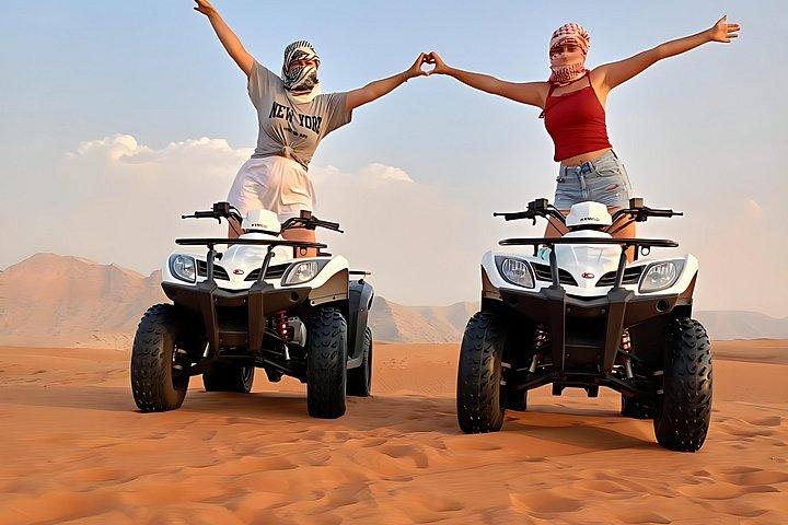 Tour de 4 quads avec prise en charge et retour inclus 4 personnes