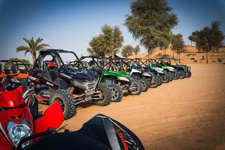 Balade privée en buggy à Dubaï avec dîner et spectacles