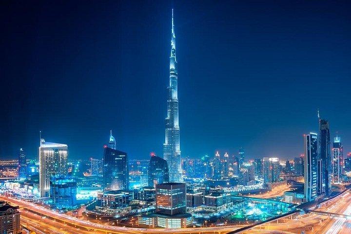 Profitez de l'incroyable Burj Khalifa avec un déjeuner ou un dîner avec des billets