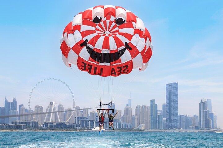 Parachute ascensionnel Jbr de Dubaï