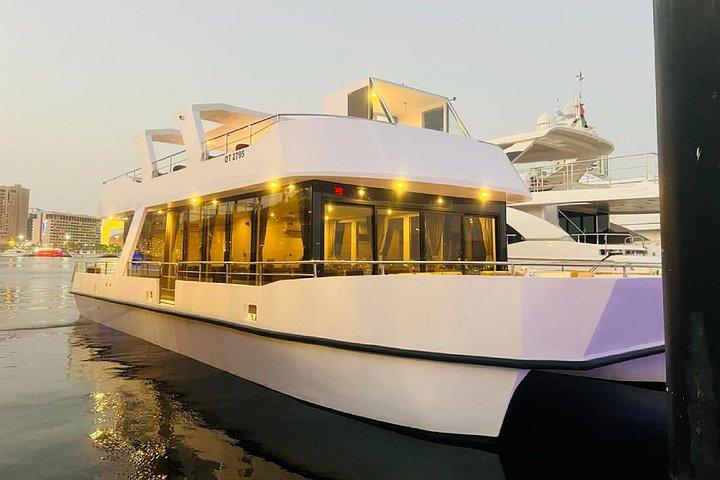 Croisière en catamaran avec dîner au bord de mer d'Al Jaddaf à Dubaï