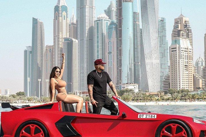 Balade en voiture de sport à Dubaï pour quatre personnes avec mise à niveau du transfert