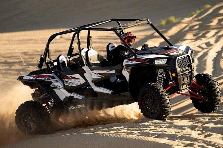 Polaris 1000CC Buggy 04 places avec balade à dos de chameau et ski sur sable