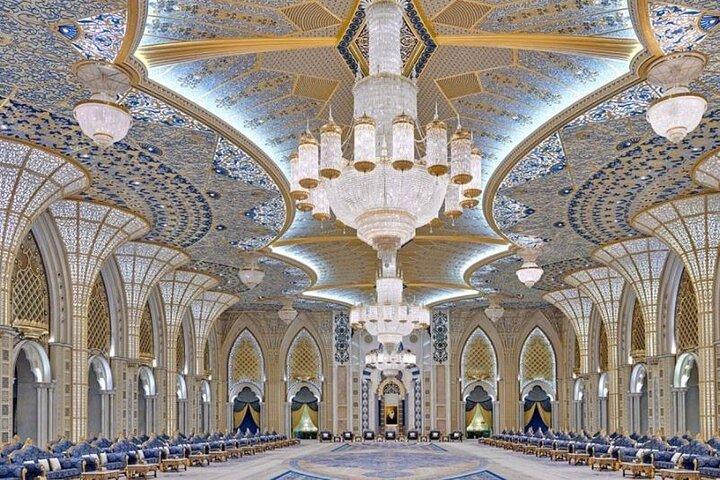 Qasr Al Watan avec billets combinés pour le musée du Louvre