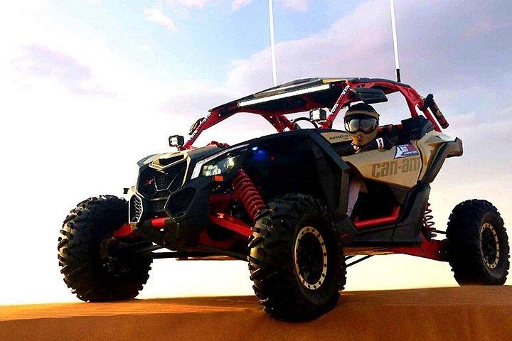 CAN-AM 02 places sans chauffeur avec balade à dos de chameau et ski sur sable