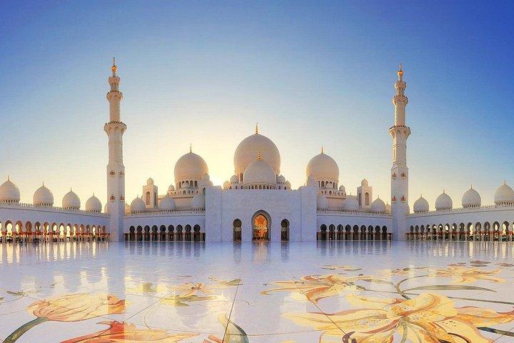 Visite privée de la ville d'Abou Dhabi au départ de Dubaï en véhicule 4 par 4