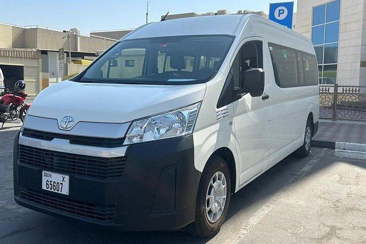 Aéroport d'Abou Dhabi vers tous les Émirats Arrivée Départ en minibus et bus