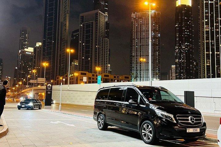 Excursion d'une journée en voiture de luxe à Dubaï avec chauffeur