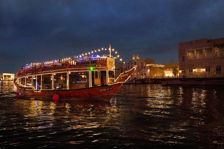 Dîner-croisière en boutre royal sur la crique de Dubaï