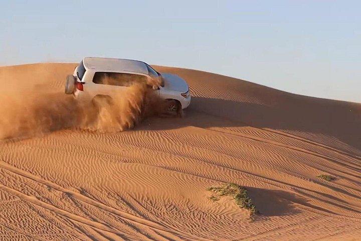 Journée complète en quad en option dans le désert de Lahbab avec dîner buffet