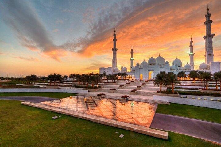 Visite partagée: visite guidée d'une journée complète à Abu Dhabi