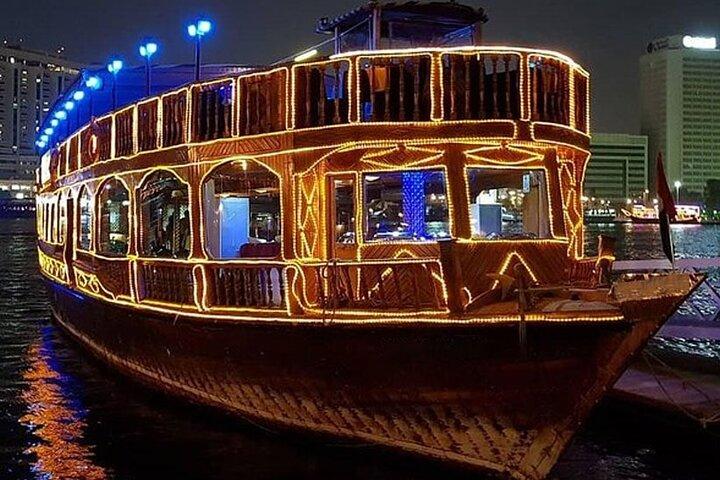 Croisière en boutre dans la marina avec billet pour le dîner