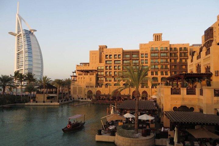 Visite guidée de la ville de Dubaï en véhicule partagé